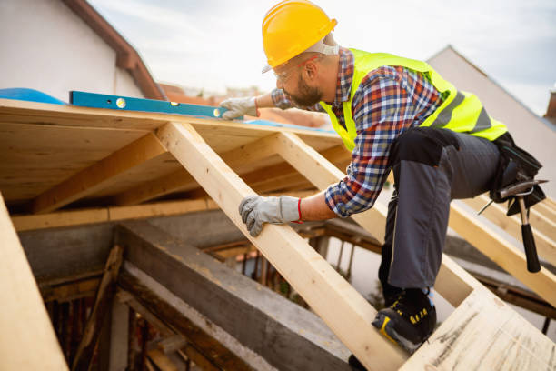Best Roof Maintenance Services  in Mequon, WI